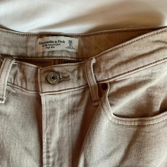 Abercrombie & Fitch The 90s Relaxed Jeans High Rise Size 26/ 2 purple/ p… - Picture 3 of 7